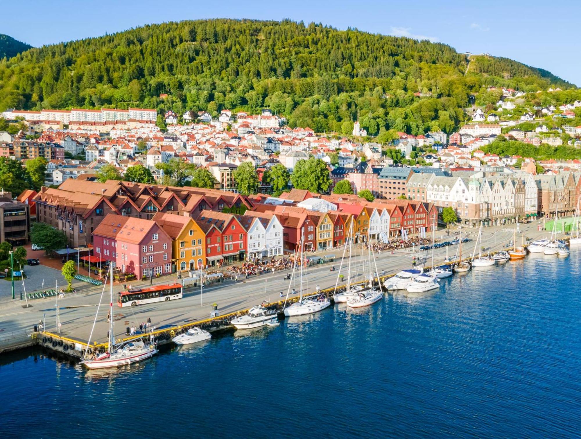 ベルゲン100Sqm 5Br Behind Bryggen - King Beds - Family Friendlyアパートメント エクステリア 写真